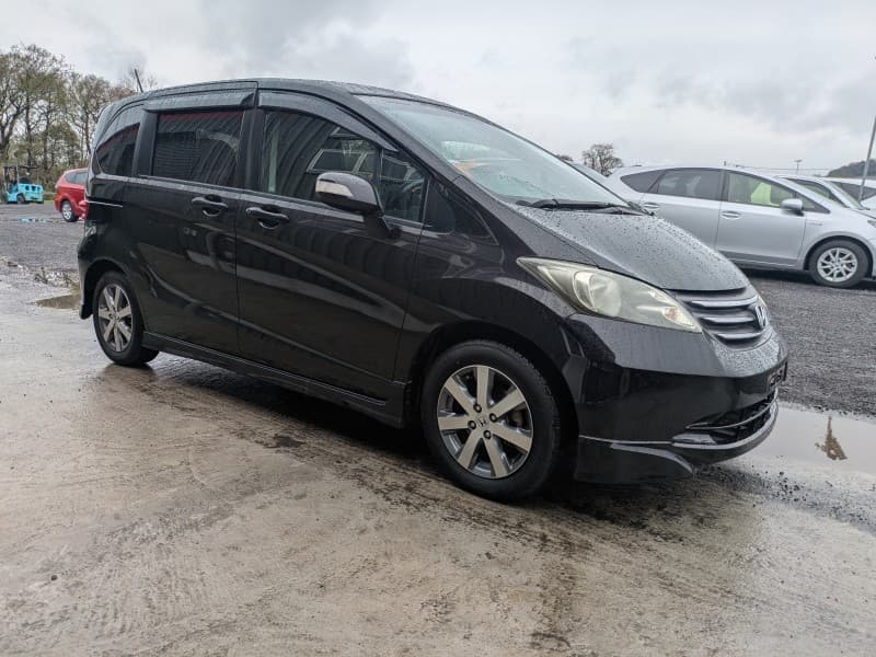 HONDA FREED 2011