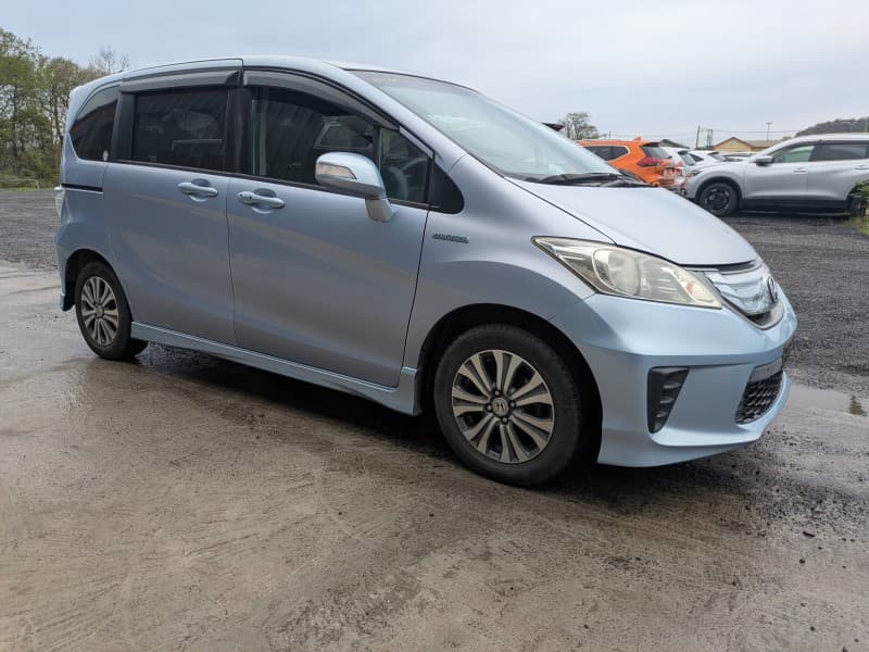 HONDA FREED 2011