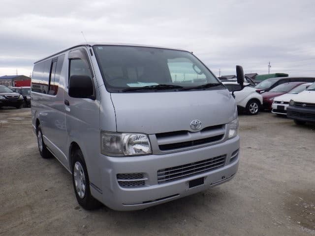 TOYOTA HIACE 2005