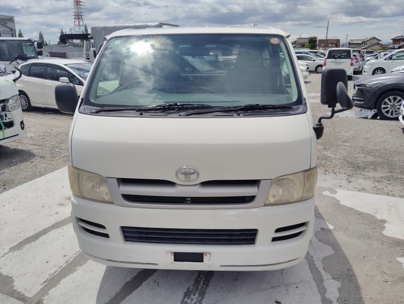 TOYOTA HIACE 2006