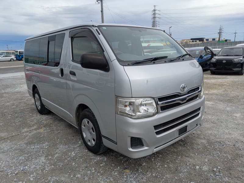 TOYOTA HIACE 2013