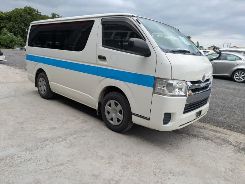 TOYOTA HIACE 2014