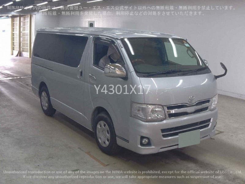 TOYOTA REGIUSACE 2010