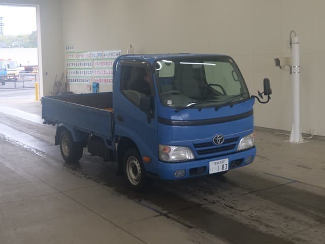 TOYOTA DYNA 2011