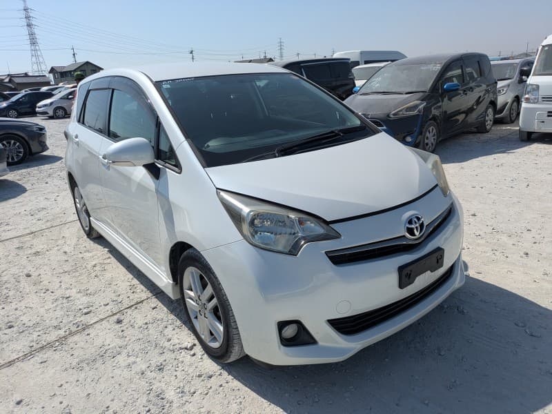 TOYOTA RACTIS 2011