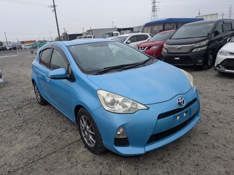 TOYOTA AQUA 2012