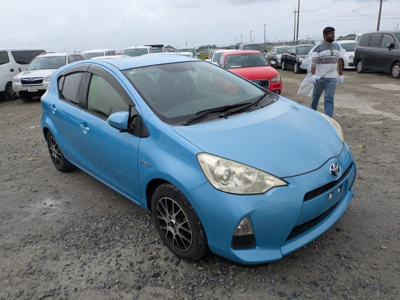 TOYOTA AQUA 2012