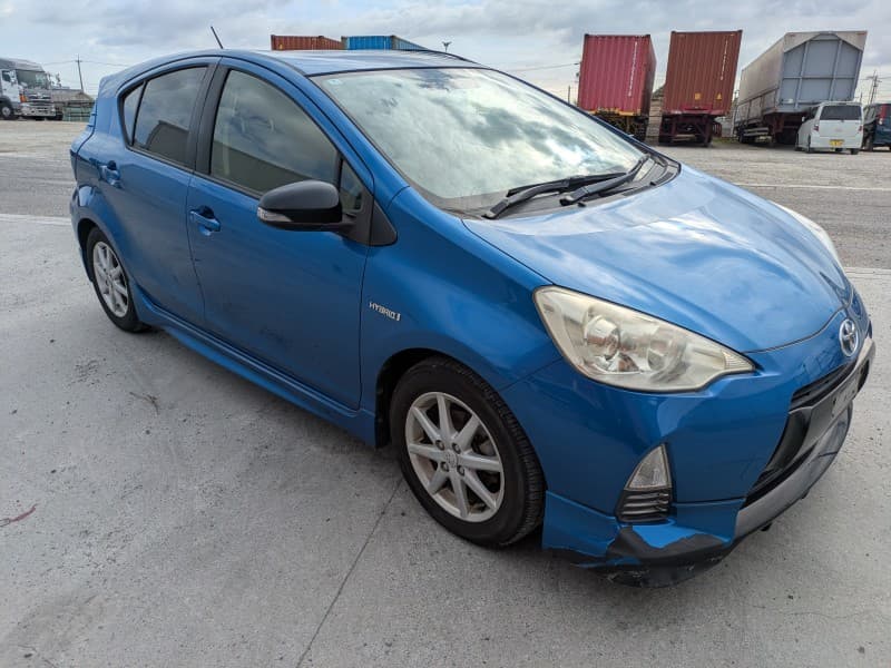 TOYOTA AQUA 2012