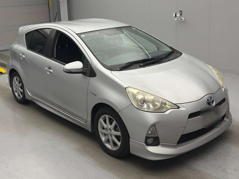 TOYOTA AQUA 2012