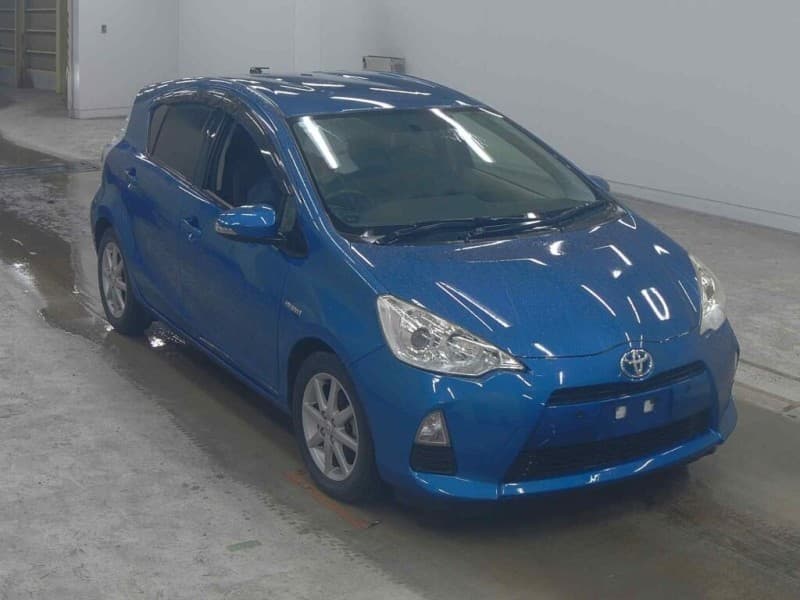 TOYOTA AQUA 2012