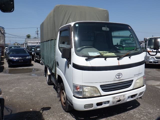 TOYOTA DYNA 2002