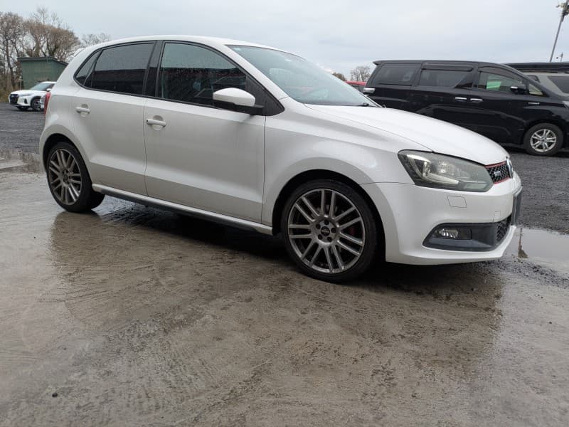 VOLKSWAGEN POLO 2011