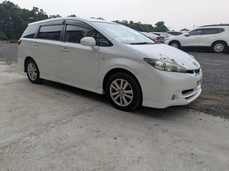 TOYOTA WISH 2009
