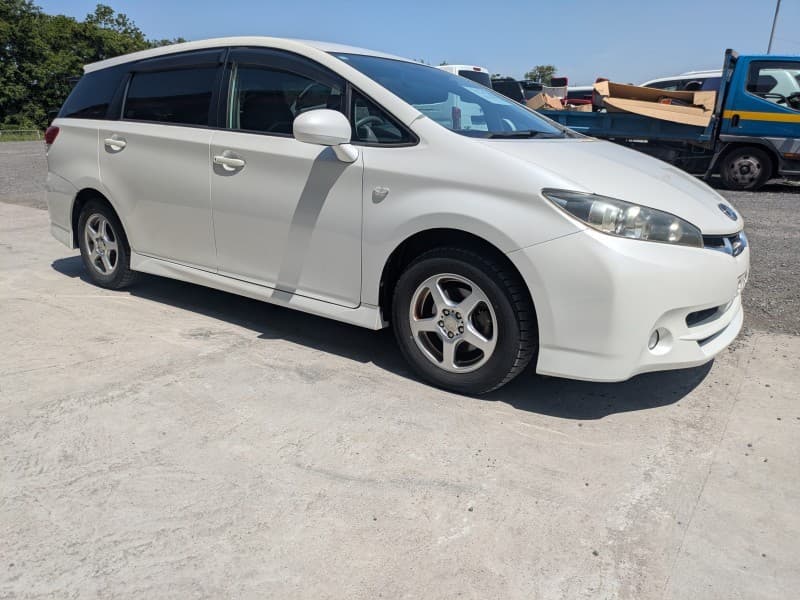 TOYOTA WISH 2009