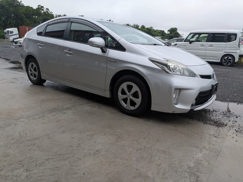 TOYOTA PRIUS 2012